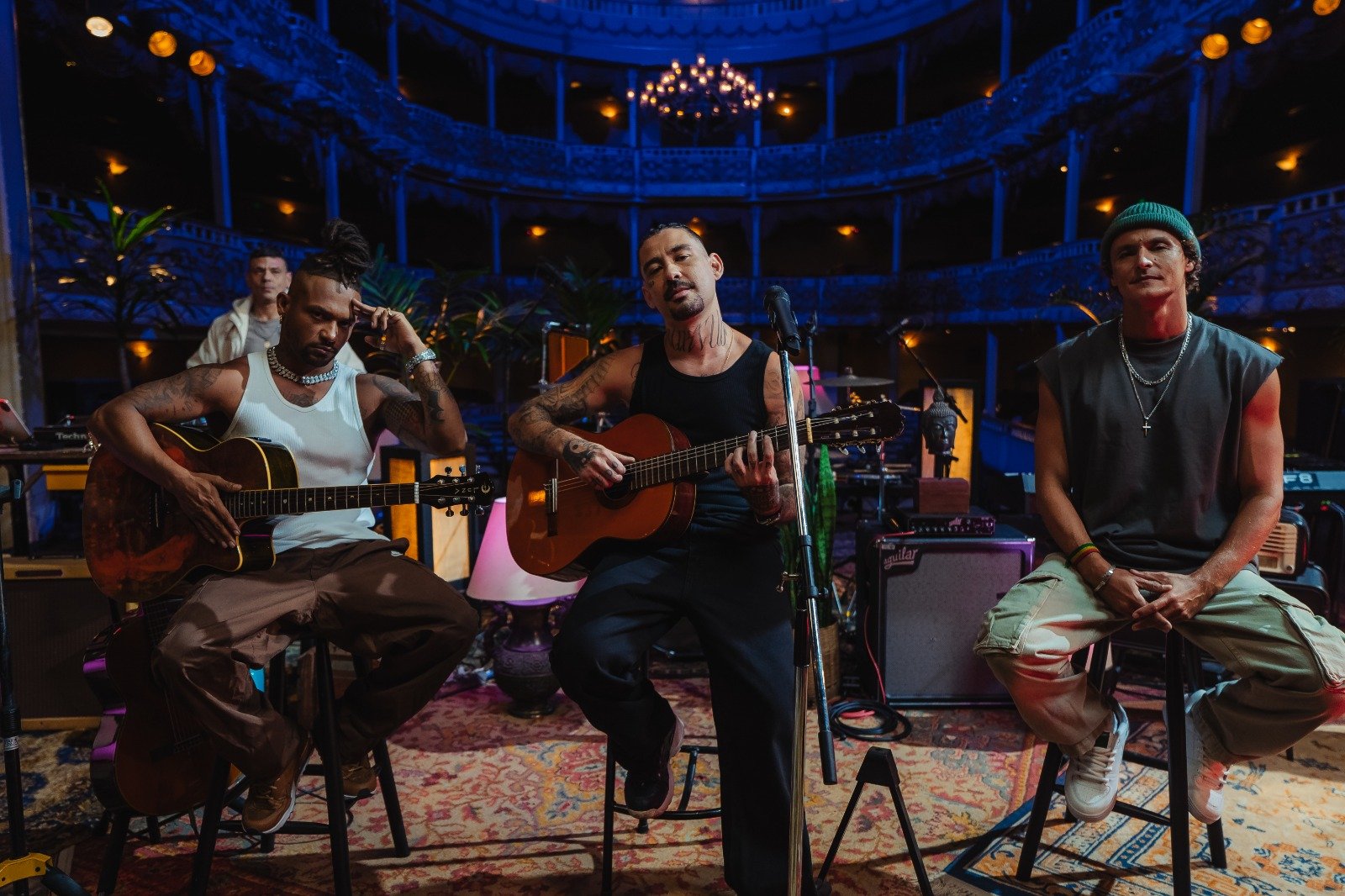 Oriente leva projeto acústico ao palco do Circo Voador