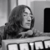 Lennon desconfiava ter telefone grampeado pelo governo Nixon, revela entrevista 'perdida'
