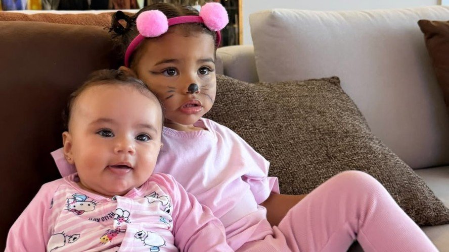Bruna Biancardi encanta ao mostrar novas fotos de Mavie e Mel, filhas com Neymar Jr.