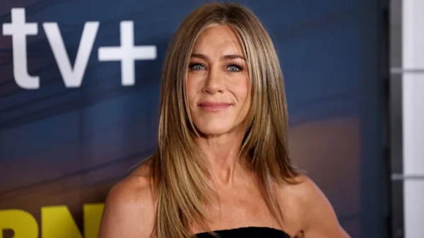 Jennifer Aniston Rebate Especulações Sobre Maternidade: "Últimos 20 Anos Tentando"