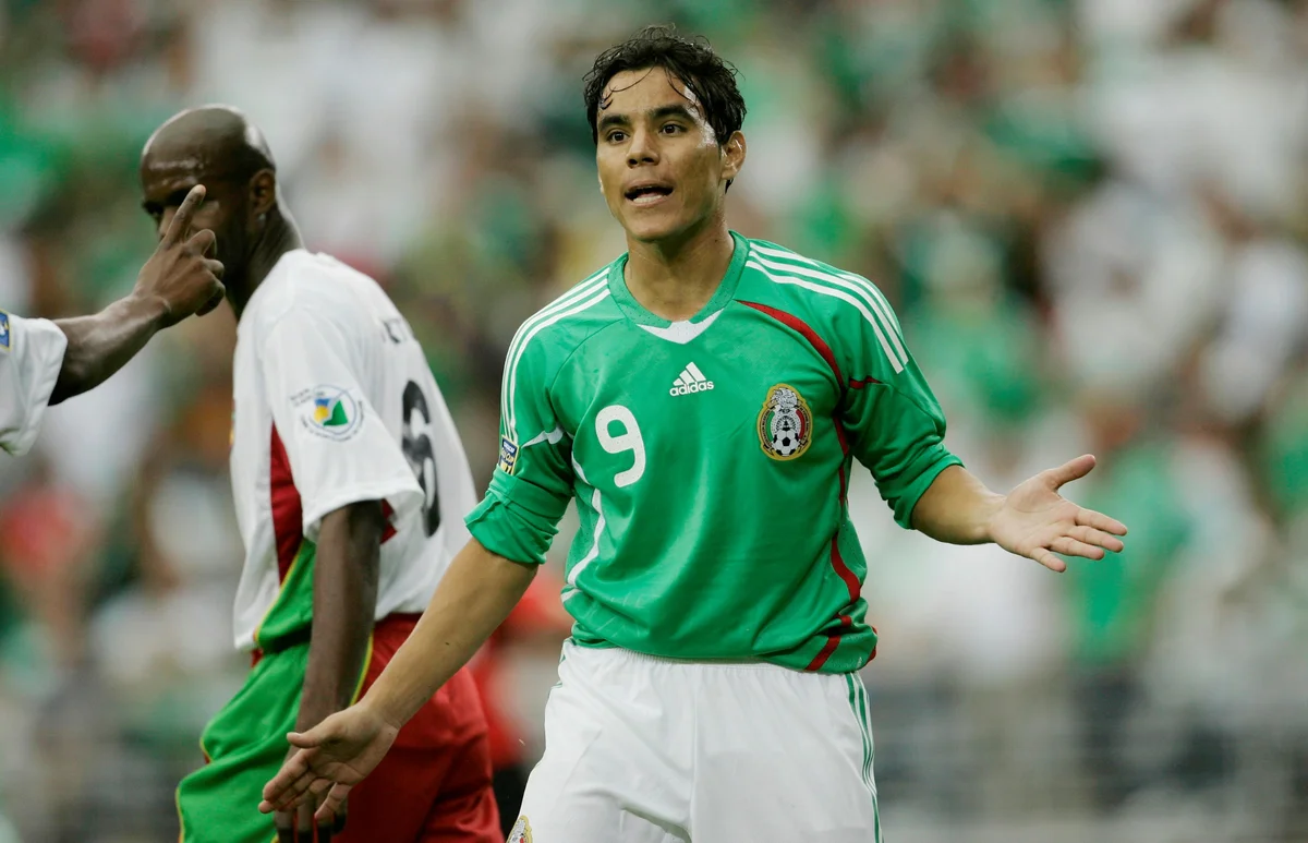 Ex-jogador da seleção mexicana, Omar Bravo, é preso por suspeita de abuso sexual infantil