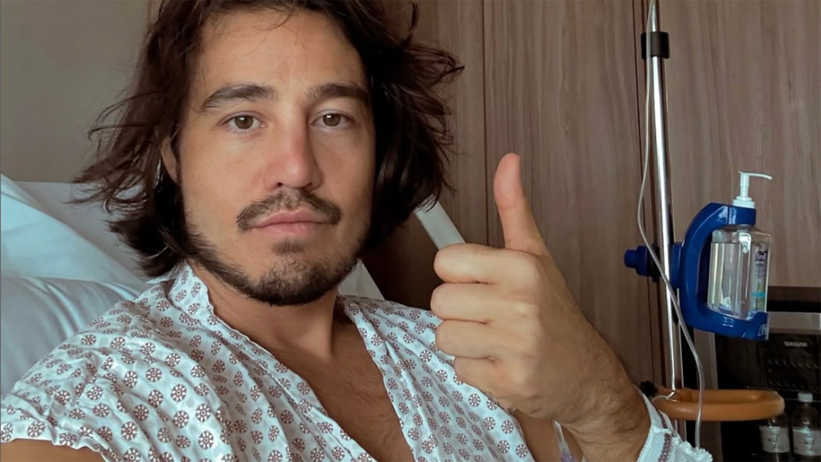 Tiago Iorc revela sequela após crise de hérnia na cervical e detalha recuperação: “Foi difícil”