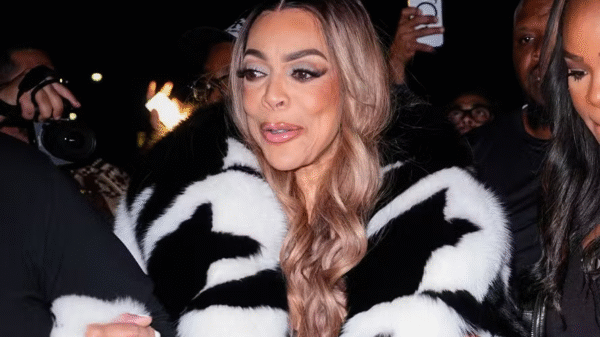 Wendy Williams no desfile de LaQuan Smith, em setembro de 2025 — Foto: Getty