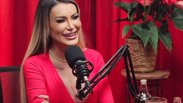 Andressa Urach no podcast de Luiza Ambiel — Foto: Divulgação