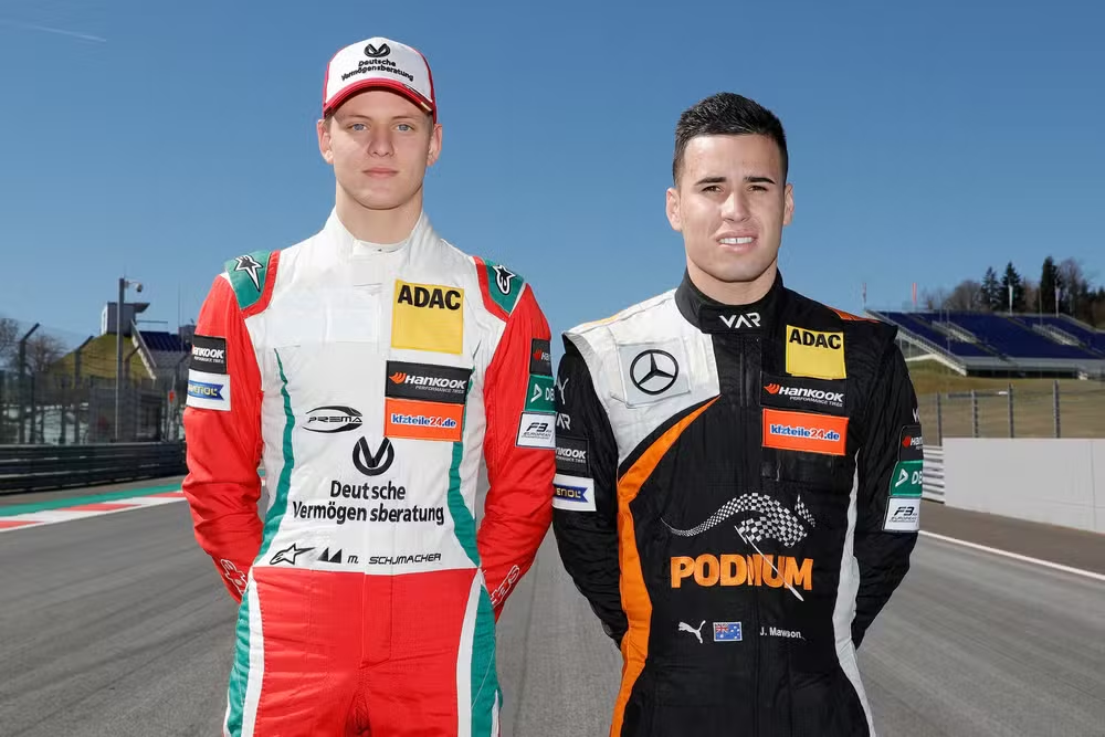 Os pilotos Mick Schumacher e Joey Mawson — Foto: Getty