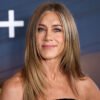 Jennifer Aniston posa pela primeira vez com o novo namorado; saiba quem é