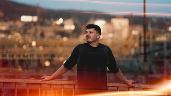 Tobias Jensen lança novo single “So Loud” inspirado em um ano turbulento de turnês