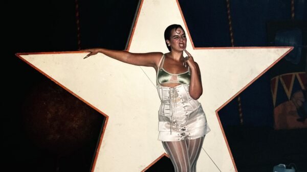 Yasmin Pigeon inaugura nova era artística com o single “Poderosa”, um manifesto franco-brasileiro de força e identidade