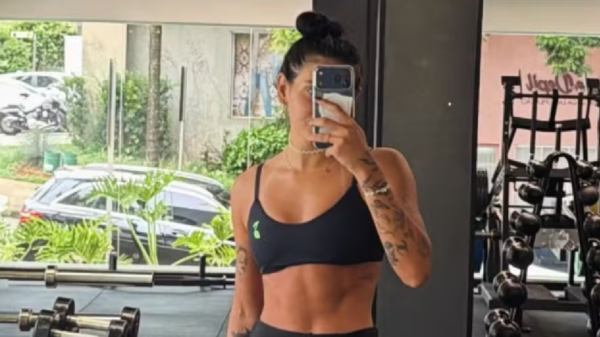 ana castela exibe corpo sarado