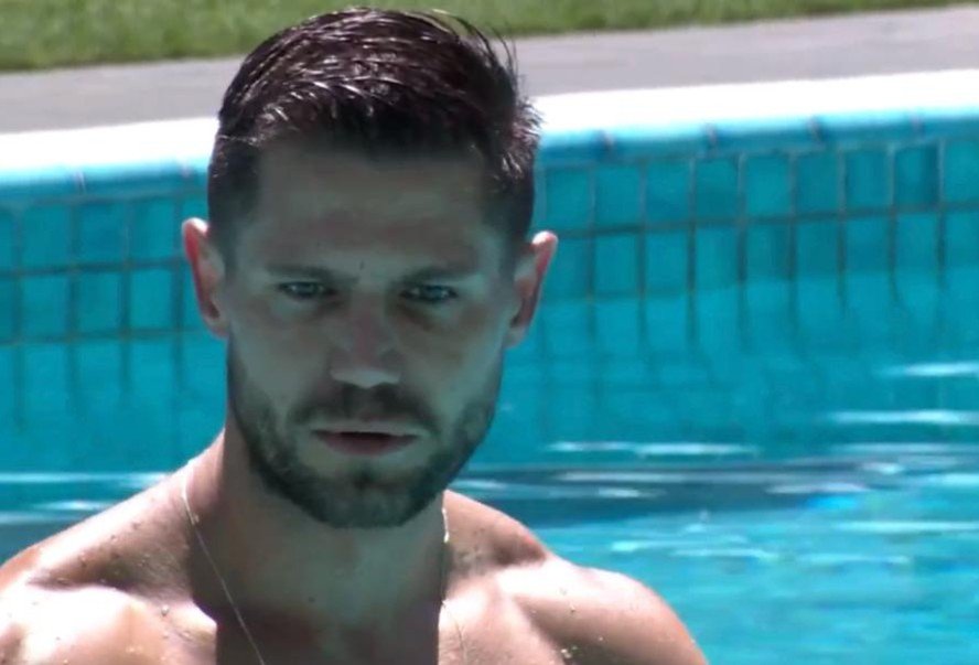 Jonas Sulzbach se emociona no BBB 26 ao relembrar vídeo vazado e critica rótulo sexual