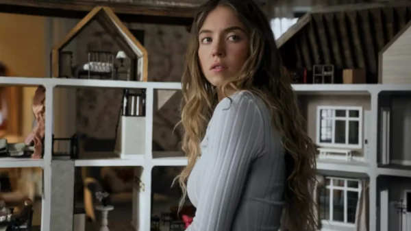 Sydney Sweeney fala sobre o apelido "Barbie MAGA" na internet - Foto: Daniel McFadden/Lionsgate/Divulgação
