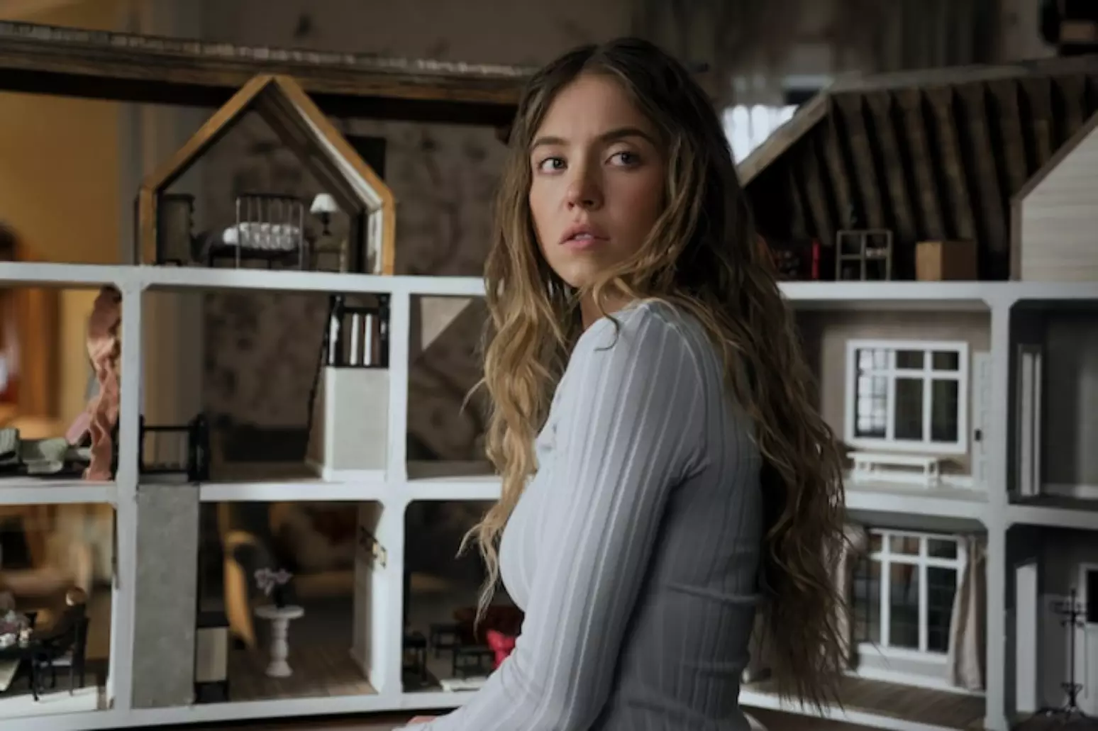 Sydney Sweeney fala sobre o apelido "Barbie MAGA" na internet - Foto: Daniel McFadden/Lionsgate/Divulgação