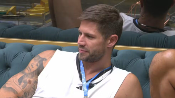 Jonas Sulzbach é flagrado excitado e com parte íntima à mostra no BBB 26 - Foto: Reprodução