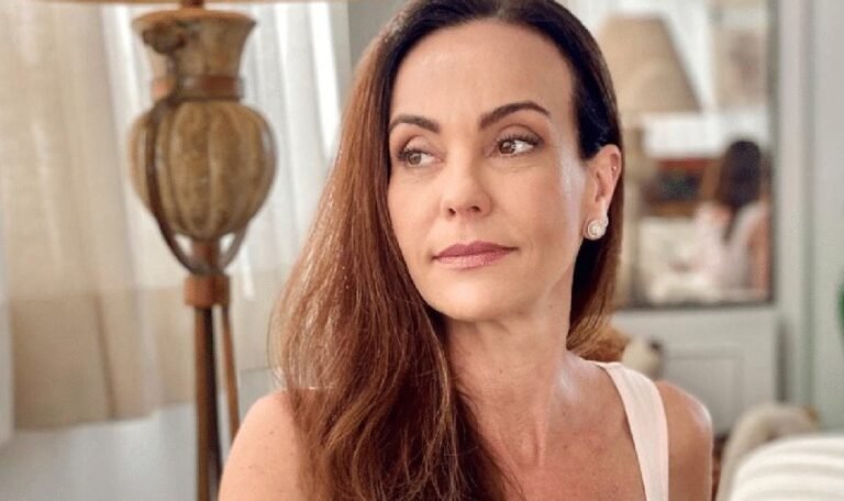 Flávia Monteiro revela ansiedade desenvolvida após diagnóstico de câncer 48 atriz flavia monteiro internada