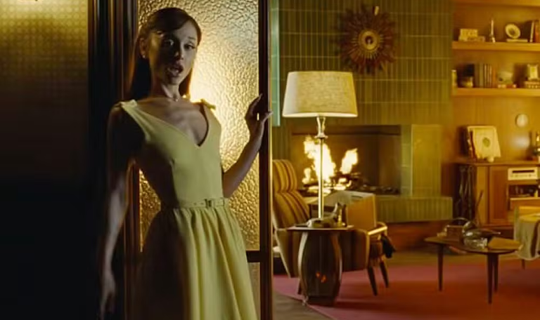 Magreza extrema de Ariana Grande em novo clipe repercute entre fãs: "Preocupante" 50 ariana grande novo clipe