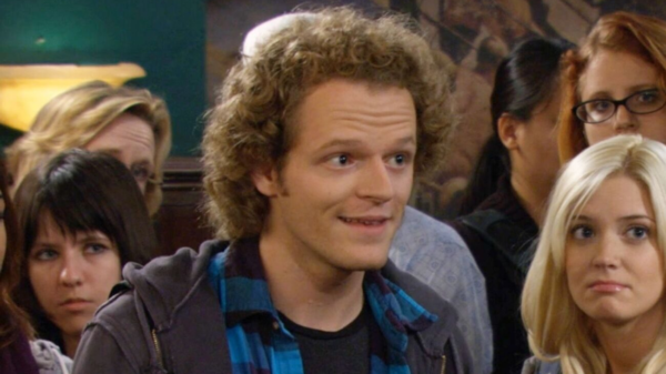 Ator de “How I Met Your Mother” é condenado a 32 anos de prisão por tentativa de feminicídio contra ex-namorada 1 image