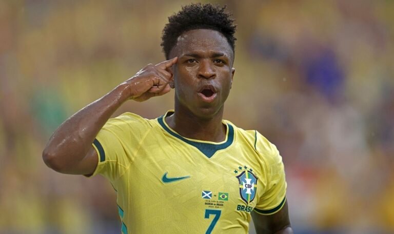 Na Itália com Virginia, Vini Jr. estreia novo visual com barba e chama atenção nas redes; confira 48 Vini Jr Selecao Brasileira b2f0200018