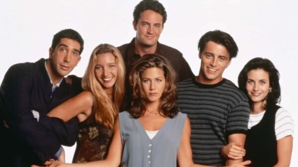 Atriz de 'Friends' revela que filha de 25 anos foi diagnosticada com câncer ósseo 1 elenco friends