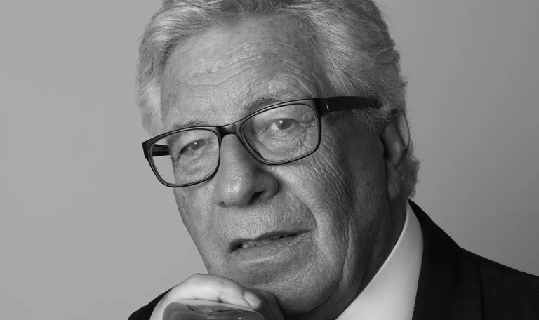 Morre aos 86 anos o cantor italiano Peppino di Capri, intérprete do clássico "Champagne" 50 image
