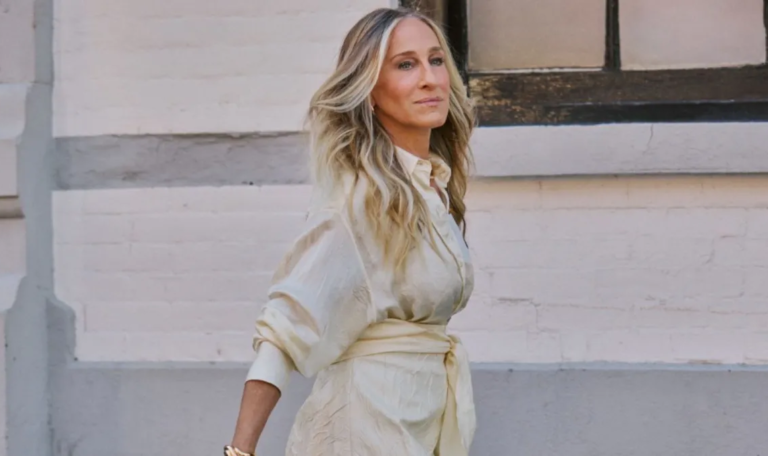 Sarah Jessica Parker é flagrada em Nova York com sacolas de marca brasileira 48 image