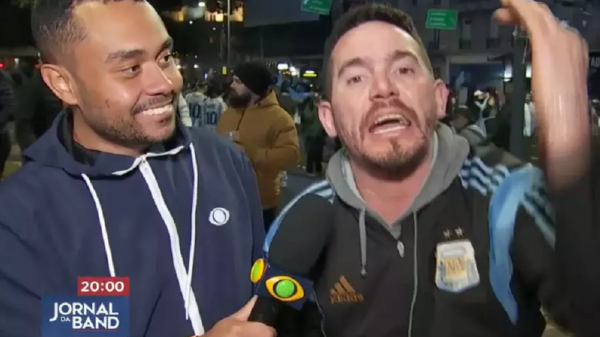 Vídeo: repórter da Band é vítima de racismo durante cobertura na Argentina 22 reporter band vitima racismo