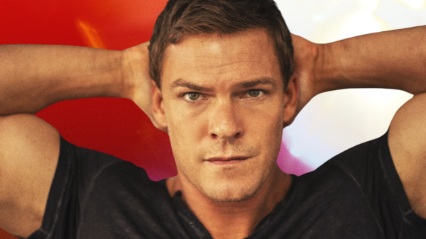 Ator desabafa após ganhar 14 kg de músculos em 8 meses e uso de testosterona: 'Destruí meu corpo' 1 Alan Ritchson