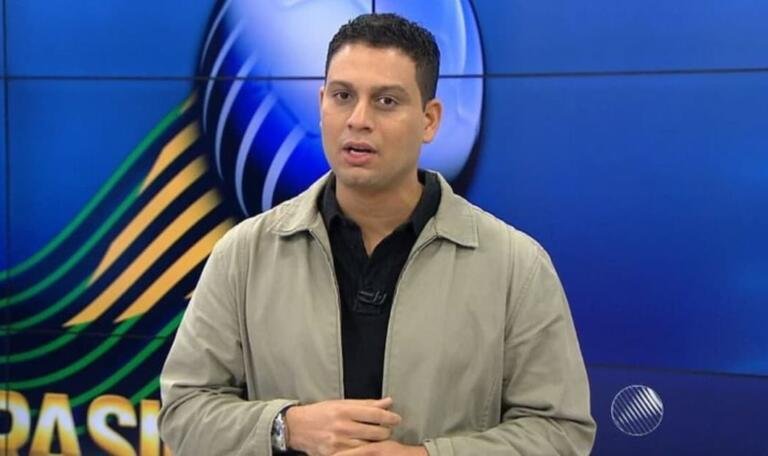 Jornalista Darino Sena é socorrido após aparente surto psicológico em Salvador 47 IMAGEM NOTICIA 9