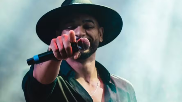 Cantor sertanejo com leucemia deixa UTI e é transferido para quarto 1 image