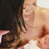 Rihanna encanta fãs ao compartilhar fotos raras da filha caçula em seu primeiro aniversário
