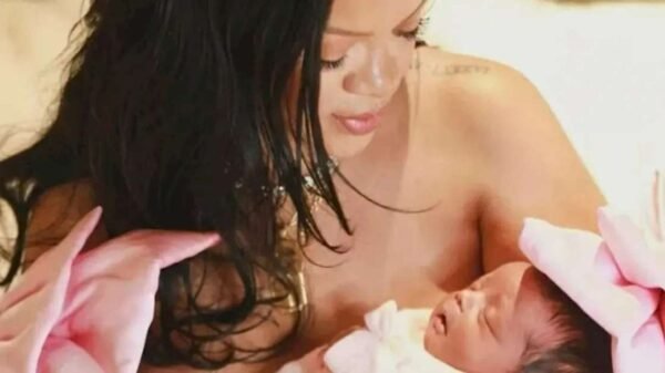 Rihanna encanta fãs ao compartilhar fotos raras da filha caçula em seu primeiro aniversário 2 Rihanna encanta fãs ao compartilhar fotos raras da filha caçula em seu primeiro aniversário