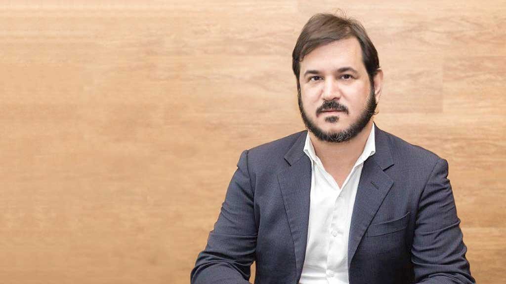 Vaza 'vídeo íntimo' de candidato a deputado federal pelo RJ; influenciadora faz acusações