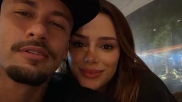 Neymar compartilha clique romântico com Bruna Biancardi e se declara nas redes sociais 2 Neymar compartilha clique romântico com Bruna Biancardi e se declara nas redes sociais