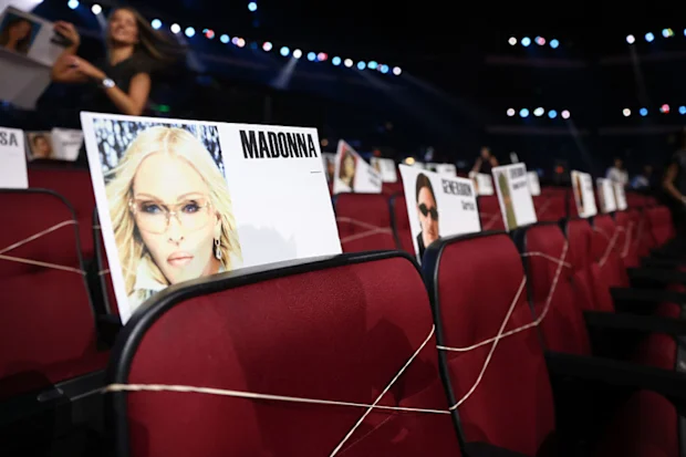 VMA 2026: veja os looks dos famosos no tapete vermelho