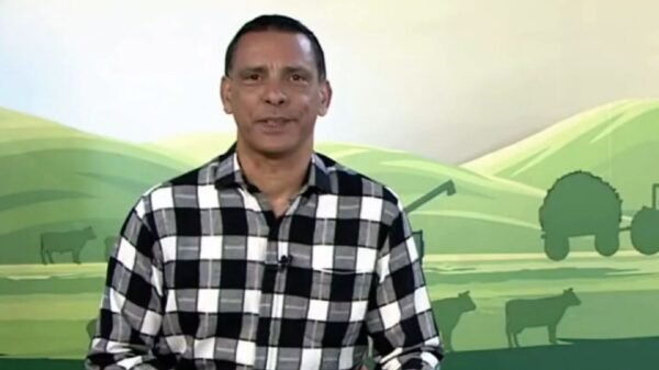 Quem foi Márcio Santos, apresentador de TV que morreu de câncer aos 55 anos 23 morre apresentador Márcio Santos