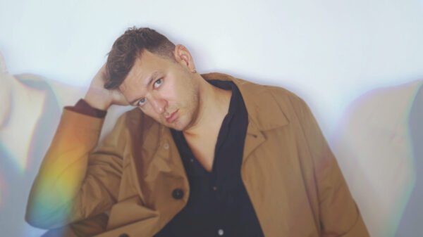 Luca DG aposta na delicadeza e na emoção em seu novo single “December Eyes”
