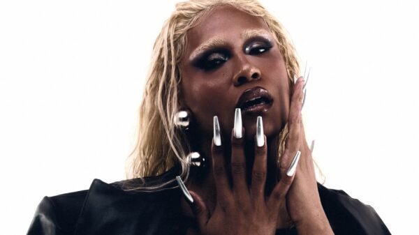 Siamese apresenta “ME SIA”, álbum que revela seu alter ego mais provocador 16 Siamese apresenta “ME SIA”, álbum que revela seu alter ego mais provocador