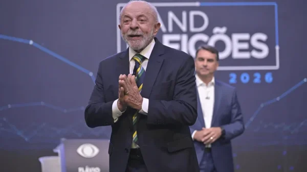 Debate na Globo não terá checagem de fatos ao vivo na TV; entenda 20 Debate na Globo não terá checagem de fatos ao vivo na TV; entenda