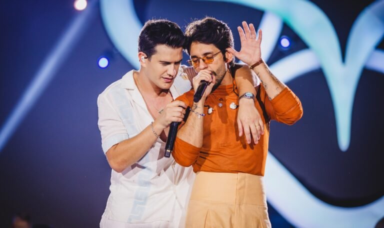 Sucesso de “Flash” e trend dos perfumes: conheça Hugo & Guilherme, dupla dona do hit sertanejo 50 Sucesso de “Flash” e trend dos perfumes: conheça Hugo & Guilherme, dupla dona do hit sertanejo