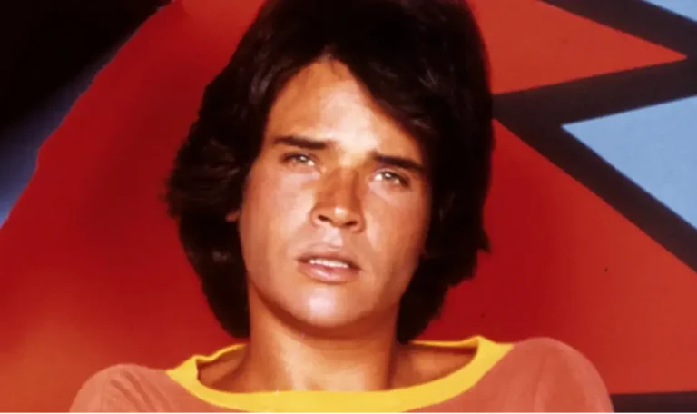 Morre Michael Gray, ator que interpretou Billy Batson na série ‘Shazam!’, aos 75 anos 49 Morre Michael Gray