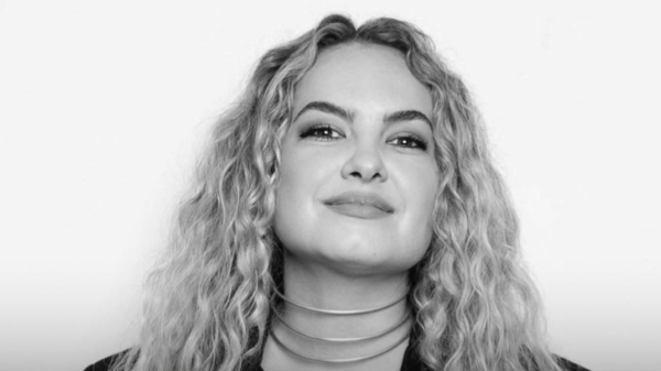 Morre Lua Blanco, atriz conhecida por viver Roberta em 'Rebelde'