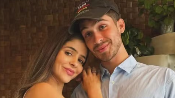Mãe de João Guilherme reage a fotos de modelo apontada como affair do ator: “Linda” 1 Mãe de João Guilherme reage a fotos de modelo apontada como affair do ator: “Linda”