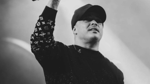 Kauan, da dupla com Matheus, cancela shows após susto de saúde: "Tô de cama" 1 Kauan, da dupla com Matheus, cancela shows após susto de saúde: "Tô de cama"