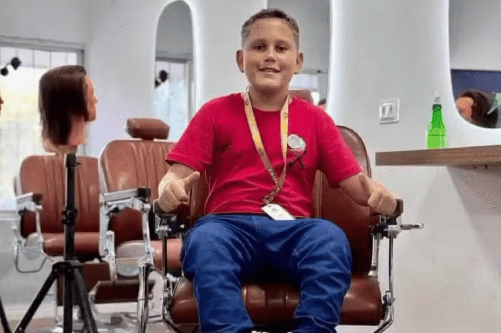 Influencer conhecido como “Barbeiro Mirim” é assassinado a tiros aos 14 anos em Pernambuco