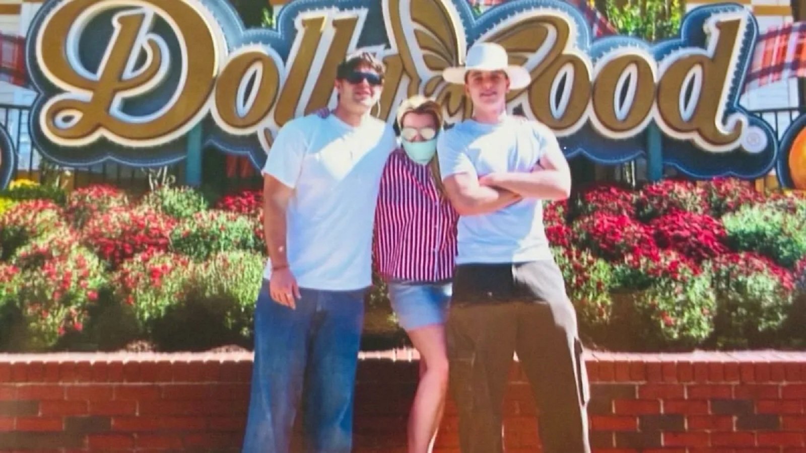 Britney Spears visitou parque de Dolly Parton ao lado dos filhos - Foto: Reprodução/Instagram/@britneyspears