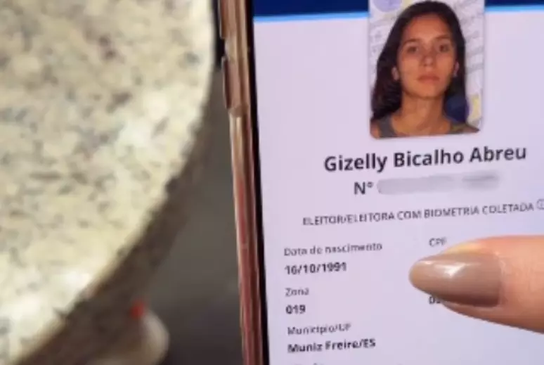 Influenciadora Gizelly Bicalho diz que teve o local de votação alterado para outro estado