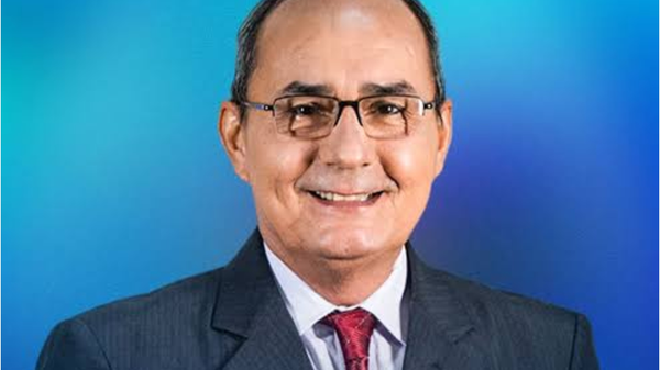 Morre Ayres Rocha, referência do jornalismo acreano, aos 62 anos 21 Morre Ayres Rocha, referência do jornalismo acreano, aos 62 anos
