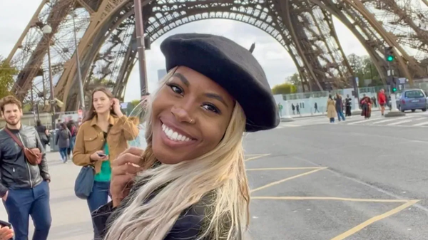 Ex-estrela de reality show morre aos 34 anos após luta contra câncer de mama
