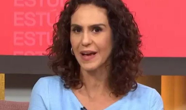 VÍDEO: Malu Gaspar é desmentida ao vivo após soltar informação falsa sobre buscas contra Flávio Bolsonaro 47 VÍDEO: Malu Gaspar é desmentida ao vivo após soltar informação falsa sobre buscas contra Flávio Bolsonaro
