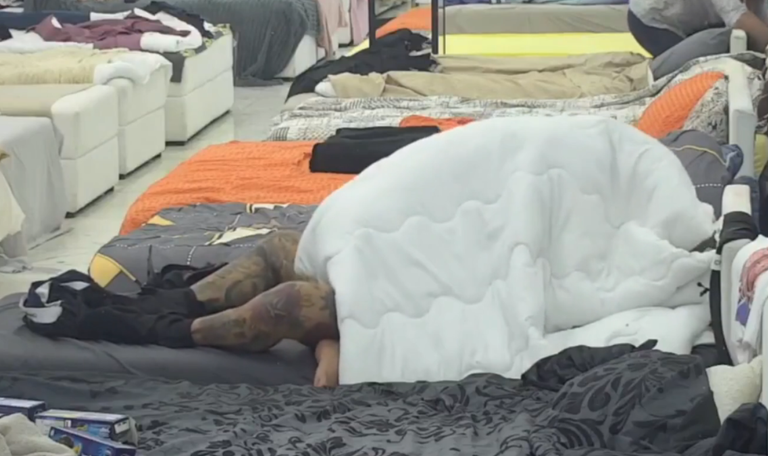 Casal faz sexo diante de outros participantes em reality show e vídeo viraliza 47 Casal faz sexo diante de outros participantes em reality show e vídeo viraliza