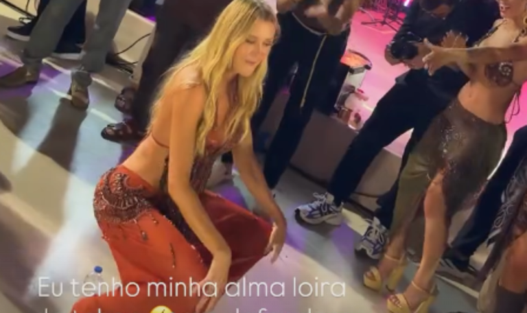 Ana Paula Siebert dança “Na Boquinha da Garrafa” durante show surpresa do É o Tchan em festa na Bahia 48 Ana Paula Siebert dança “Na Boquinha da Garrafa” durante show surpresa do É o Tchan em festa na Bahia